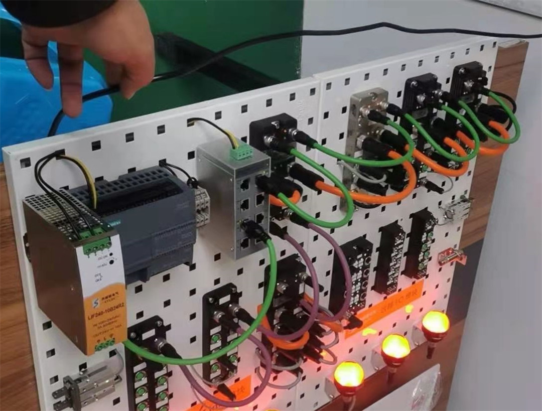 M23 M12 connector junction box contaction module